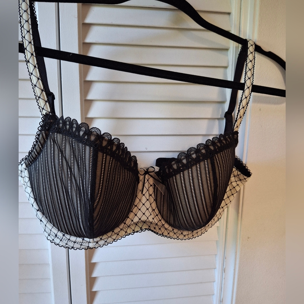 Elegant Black and Cream Lace Bra